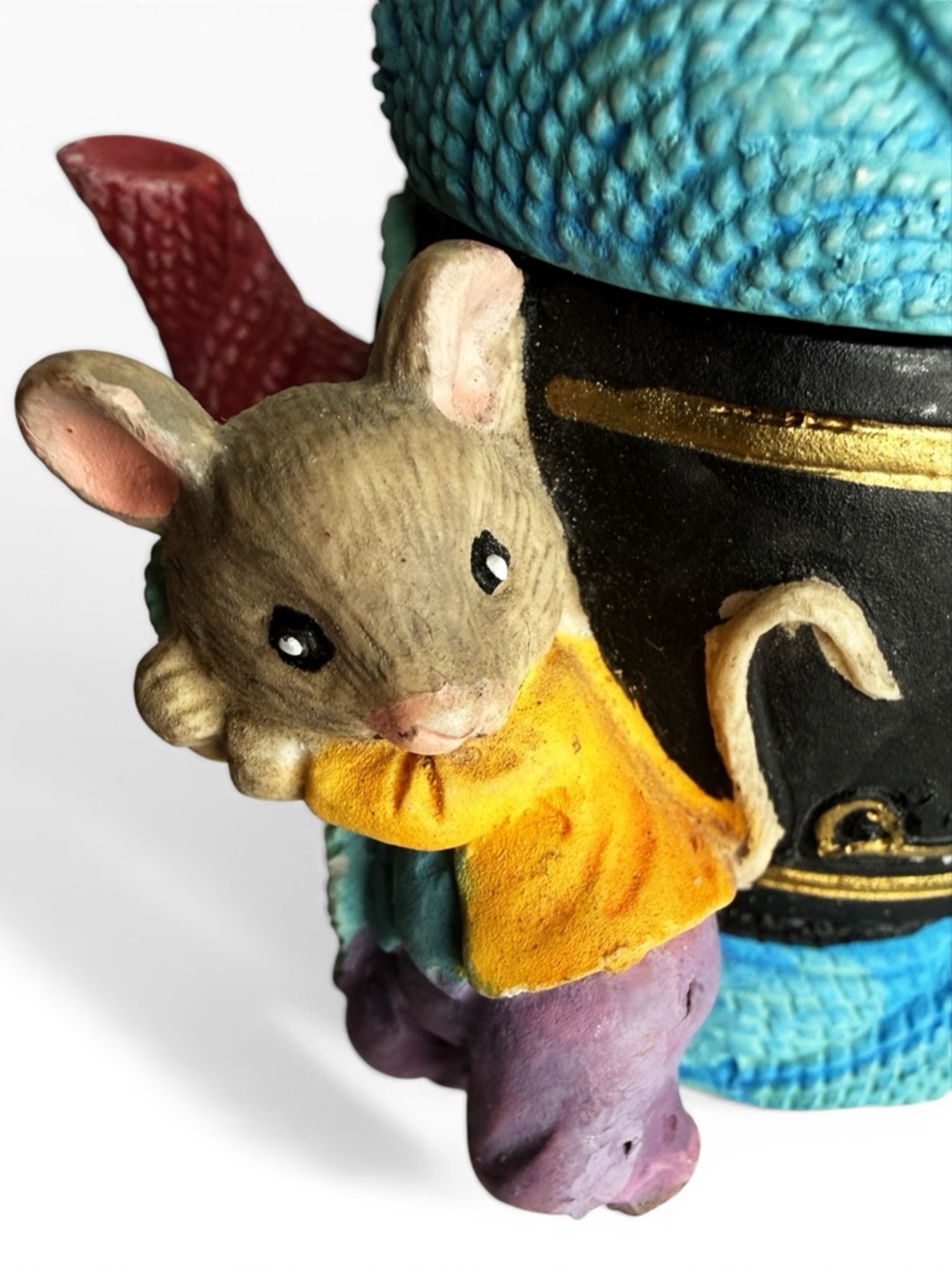 Vintage Hand-painted Knitting Trinket Box – Mice & Yarn Figurine - Picture 7 of 12